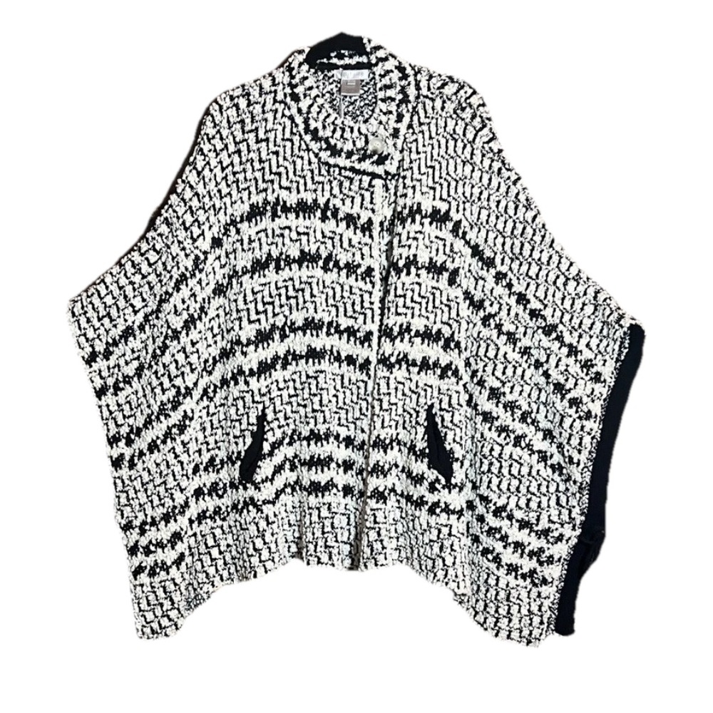 Solitaire by Ravi Khosla Size XL Black White Women’s Knit Shawl Cape Poncho